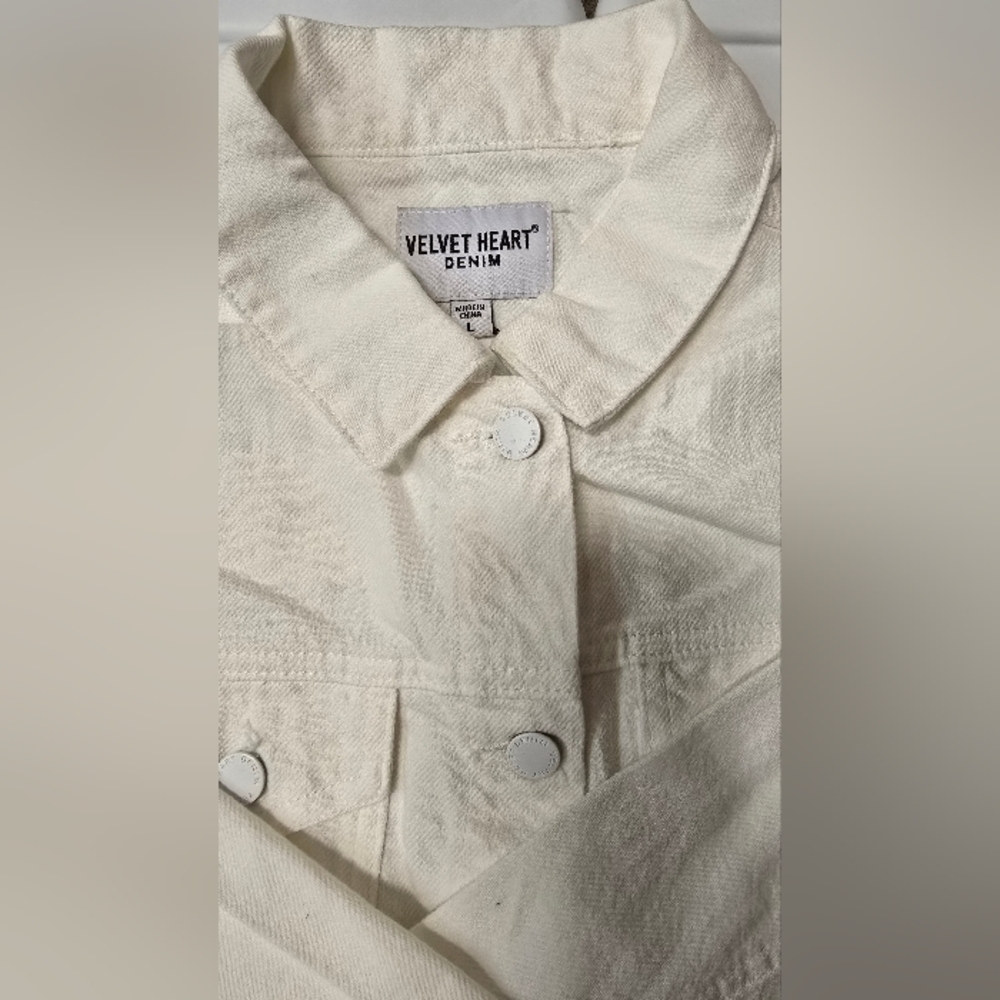 Velvet Heart White Cropped Jean Jacket Size L-NWT - Picture 15 of 16